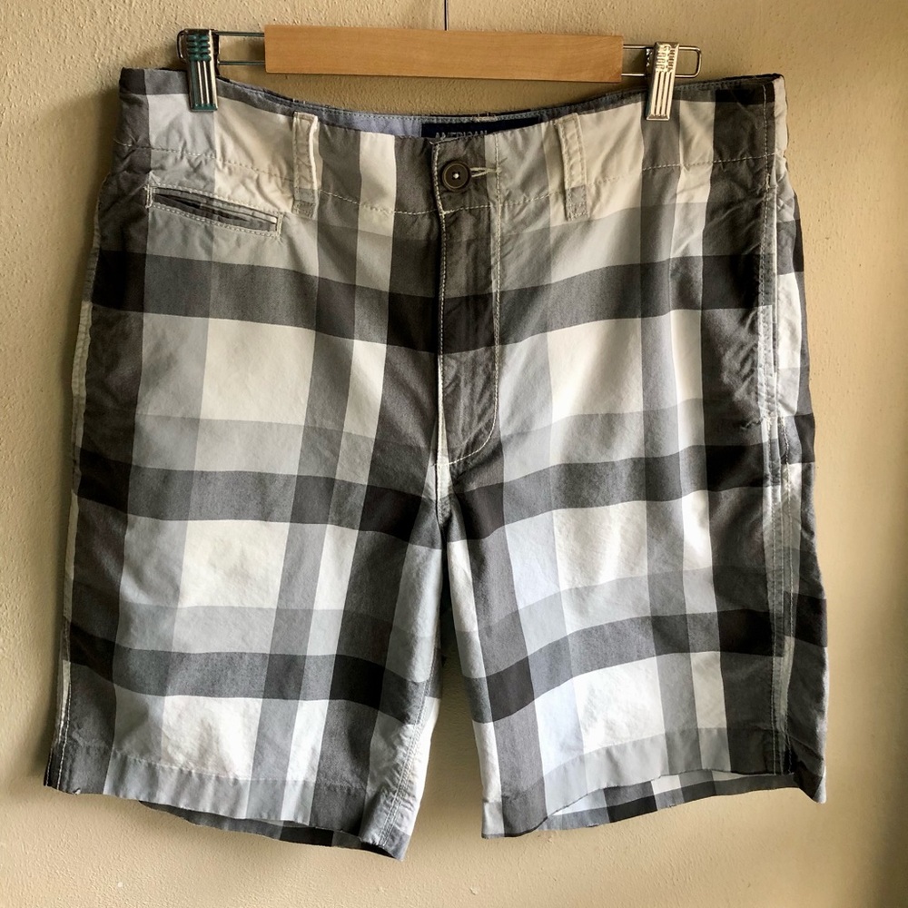 American Eagle Outfitters Vintage Look Plaid Khaki Shorts. 10 inch. Size 34